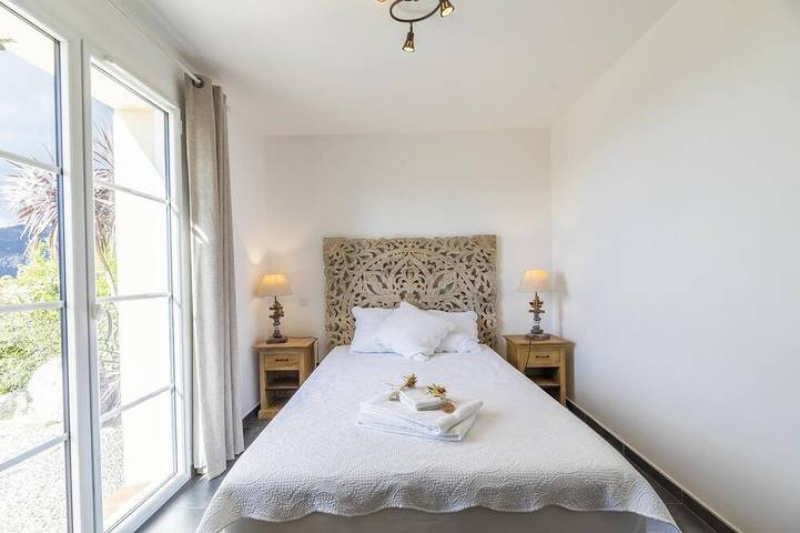 Location de vacances pour 6 personnes, avec terrasse et jardin à Calenzana - 2