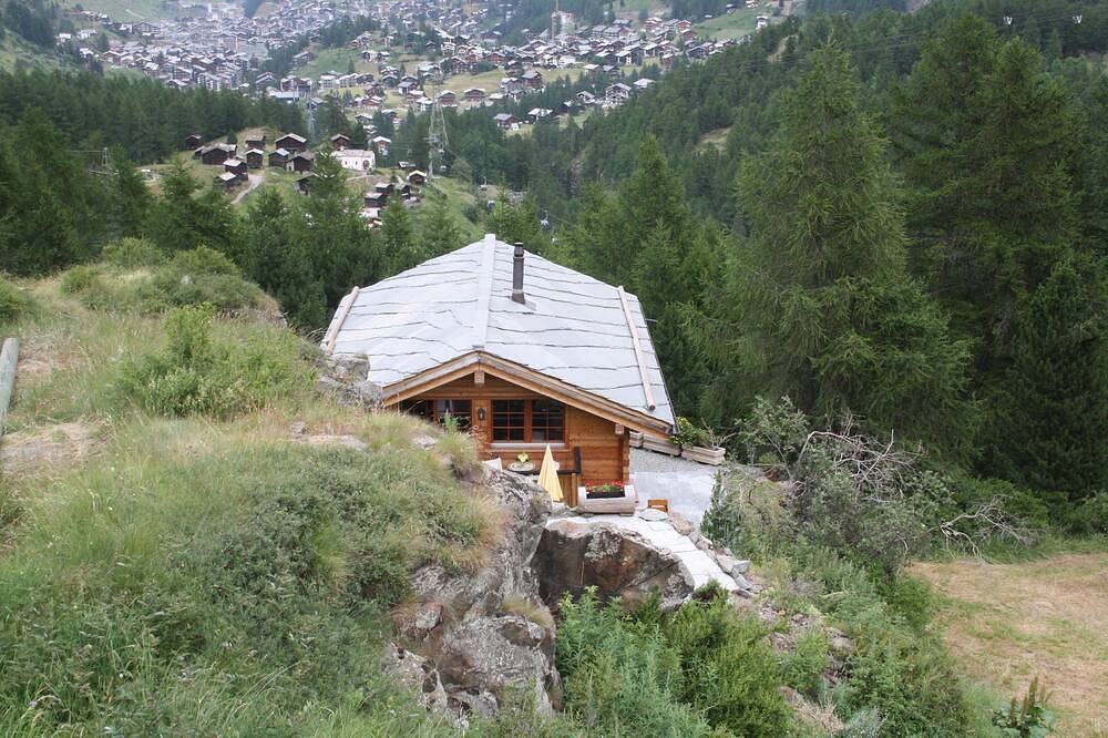 Single family house with private outdoor jacuzzi & sauna, ski in - ski out in Zermatt, Wallisian Alps