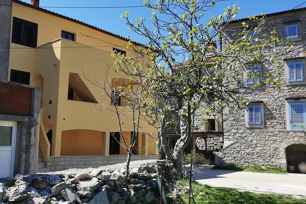 Ganze Wohnung, Ferienwohnung in Stivan mit Terrasse, Klimaanlage, W-Lan (920-2) in Martinscica, Cres