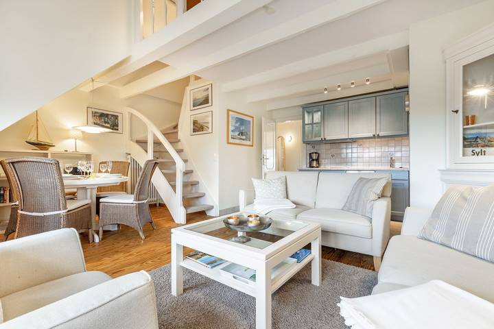 Ganze Wohnung, Haus Elbe - liebevoll ausgestattete Obergeschoss-Wohnung unter Reet in Keitum, Sylt (Gemeinde)