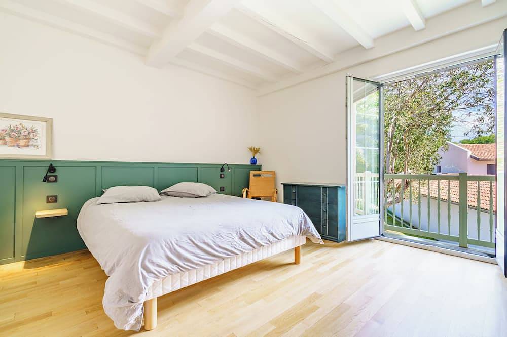 Grande Villa Familiale Rénovée, Immense Jardin & Pelote Basque, 9min de la Plage in Biarritz, Region de Bayona