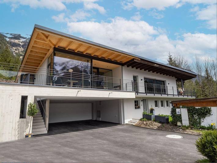 Ferienwohnung für 4 Personen, mit Balkon und Terrasse sowie Garten und Seeblick am Achensee