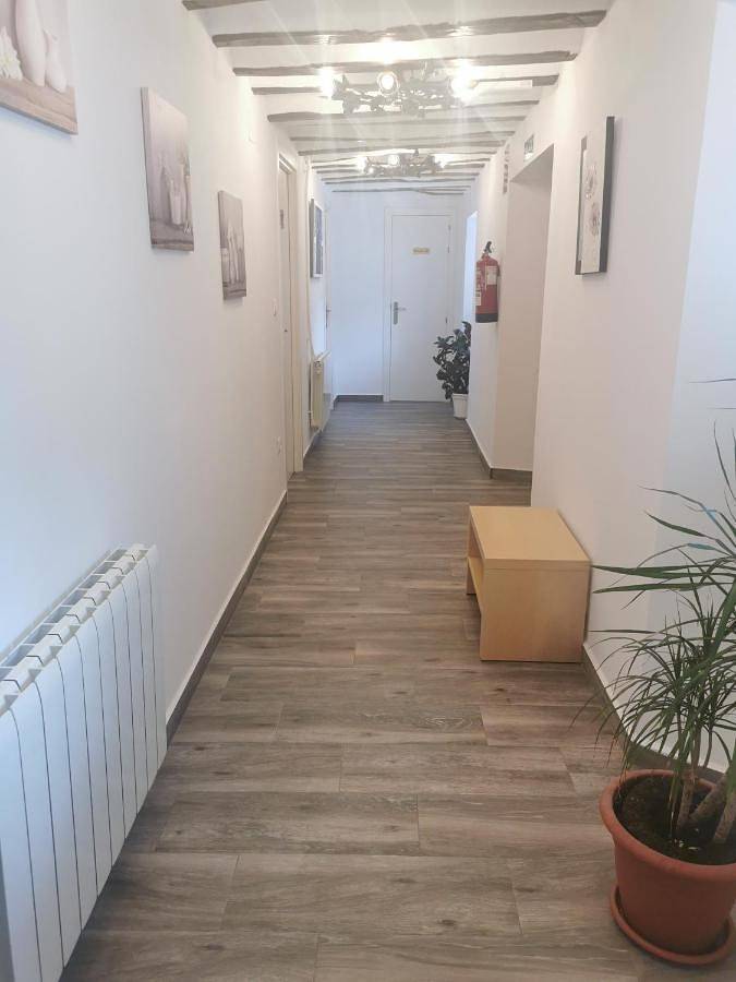 Hotel para 2 personas, con terraza y vistas en Alfoz de Burgos - 3