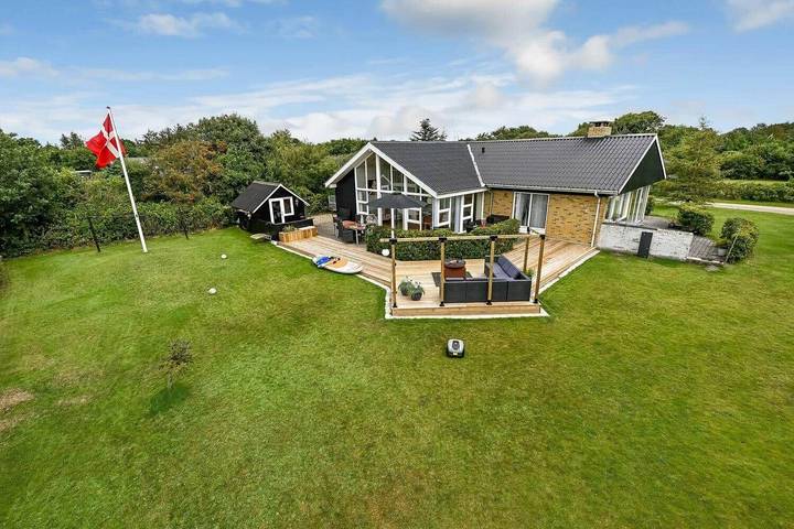 Ferienhaus für 8 Personen, mit Terrasse und Garten in Bork Havn
