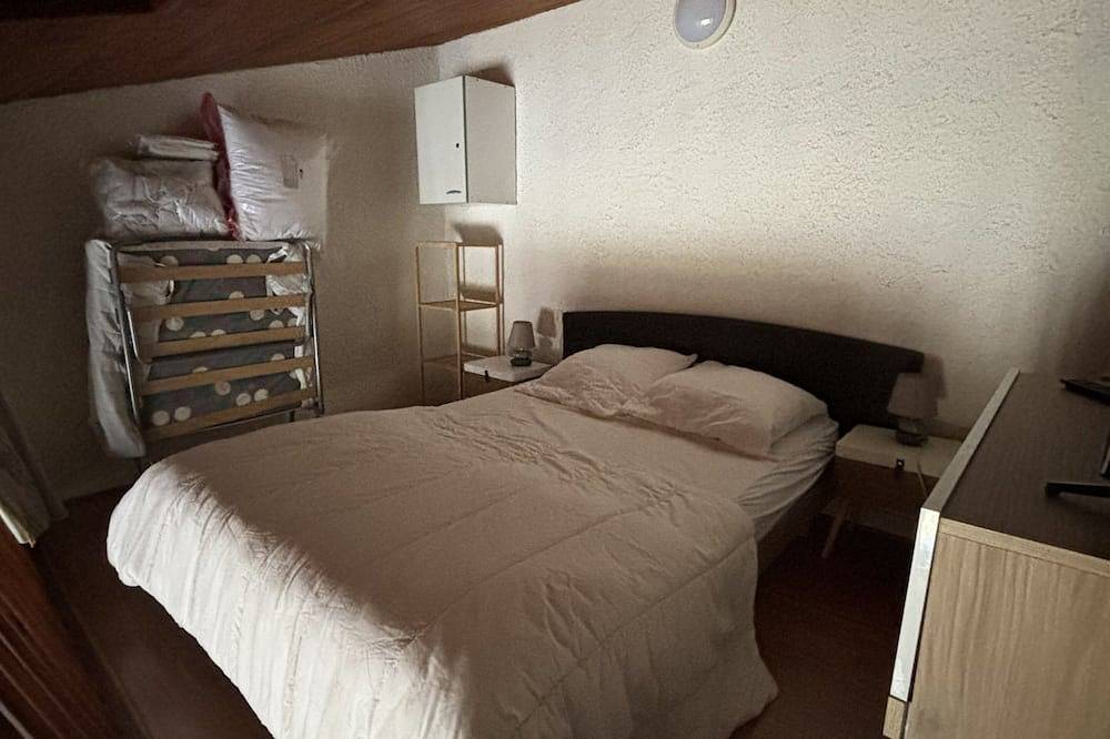 Entire apartment, Duplex 5 Personnes Max. Idéal Pour une Famille. Proche de Toutes Commodités ! in La Bourboule, Volcans d'Auvergne Regional Nature Park