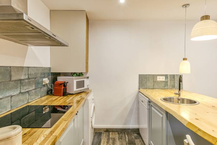 Apartamento entero, Apartamento 'Ca La Maca' con Wi-Fi y aire acondicionado in Llansá, Alt Empordà