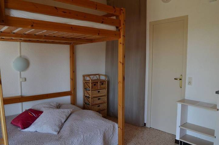 Gîte pour 4 personnes, avec Terrasse ainsi que Jardin et Piscine à Saint-Dézéry - 2