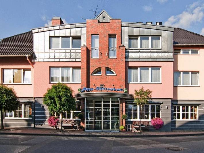 Hotel, mit Terrasse und Garten in Wegberg