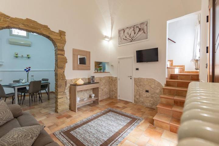 Casa vacanza per 4 persone, con terrazza e panorama, con animali domestici in Parabita