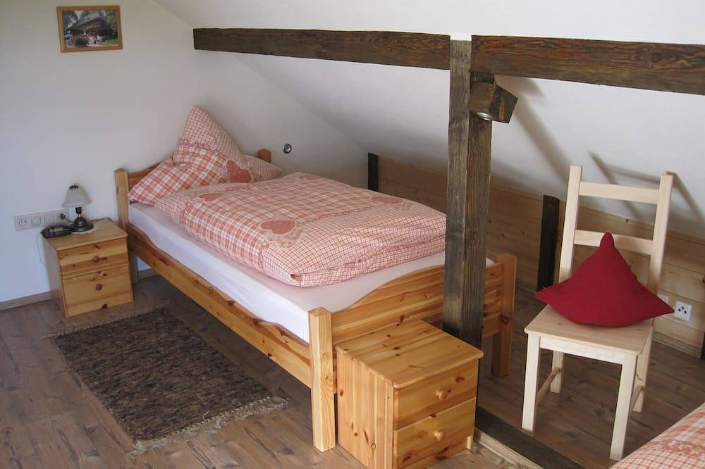 Ganze Wohnung, Gemütliche Ferienwohnung S´Hopfe am Bähnle-Radweg und Wutachschlucht in Bonndorf, Südschwarzwald