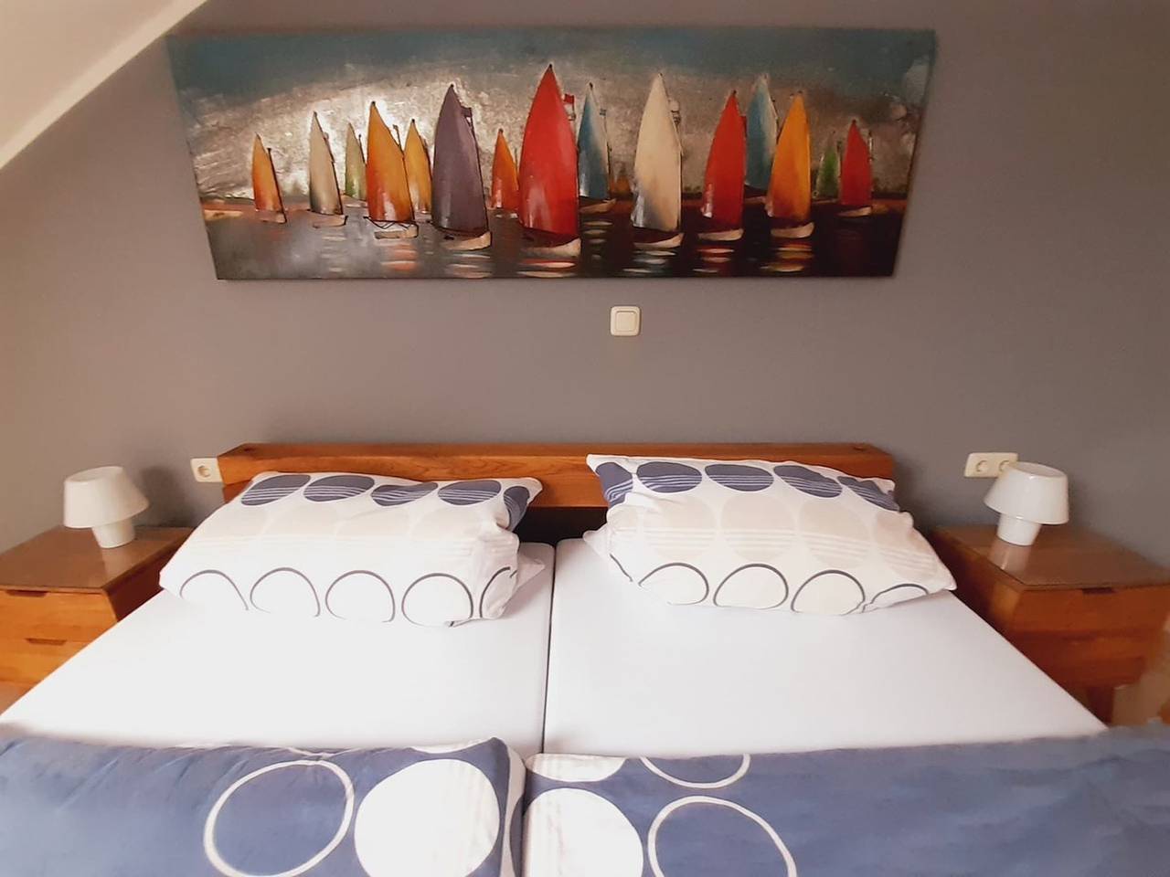 Ganze Wohnung, Komfortables Feriendomizil im 2. Og mit Hafenblick, Balkon und Meerblick in Orth in Westfehmarn, Fehmarn