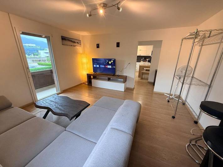Ferienwohnung für 9 Personen, mit Balkon und Terrasse sowie Ausblick in Thun