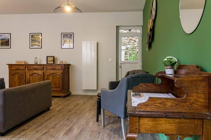 Location de vacances pour 6 personnes, avec terrasse, animaux acceptés à Nolay - 4