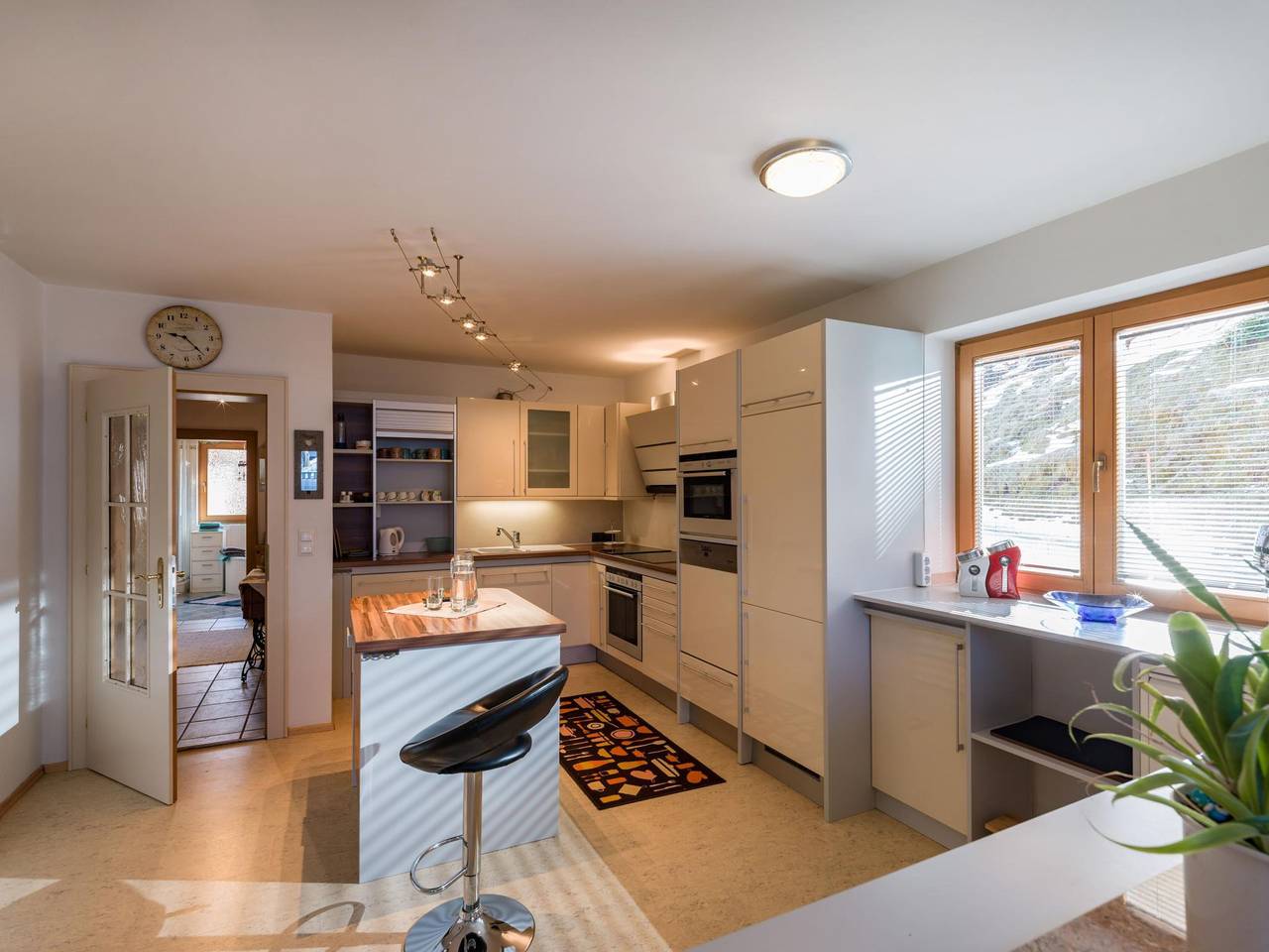 Ganze Wohnung, Großes Apartment mit Garten, 2 Minuten zum Skilift in Söll, Kaisergebirge