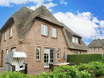 Ferienhaus Mit Meerblick für 5 Personen in Utersum, Nordseeküste, Bild 1