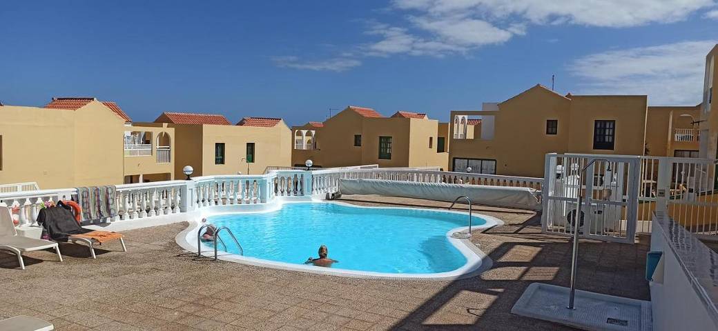 Apartamento de vacaciones para 3 personas, con piscina además de vistas y terraza - 1