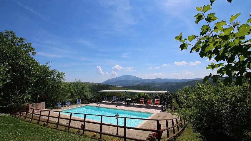 Bauernhof für 9 Personen, mit Garten und Pool sowie Whirlpool, mit Haustier in Marche - 2