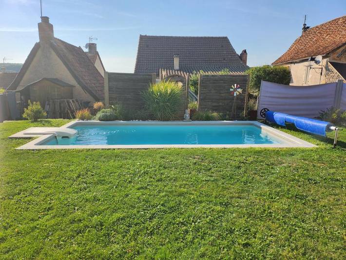 Location de vacances pour 6 personnes, avec piscine et vue à La Bachellerie