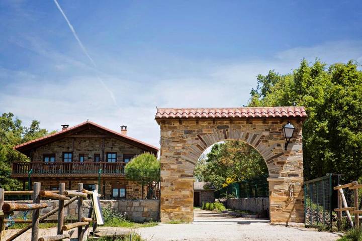 Apartamento de vacaciones para 5 personas, con jardín y jacuzzi - 1