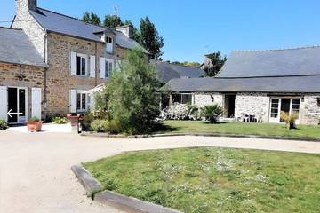 Location de vacances pour 2 personnes, avec jardin à Aucaleuc