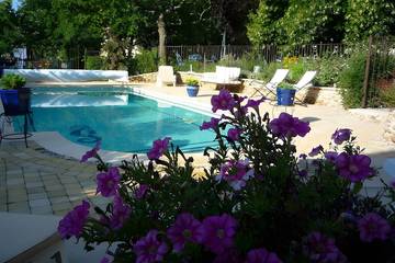 Gîte pour 2 personnes, avec jardin et piscine à Châteauneuf-du-Rhône