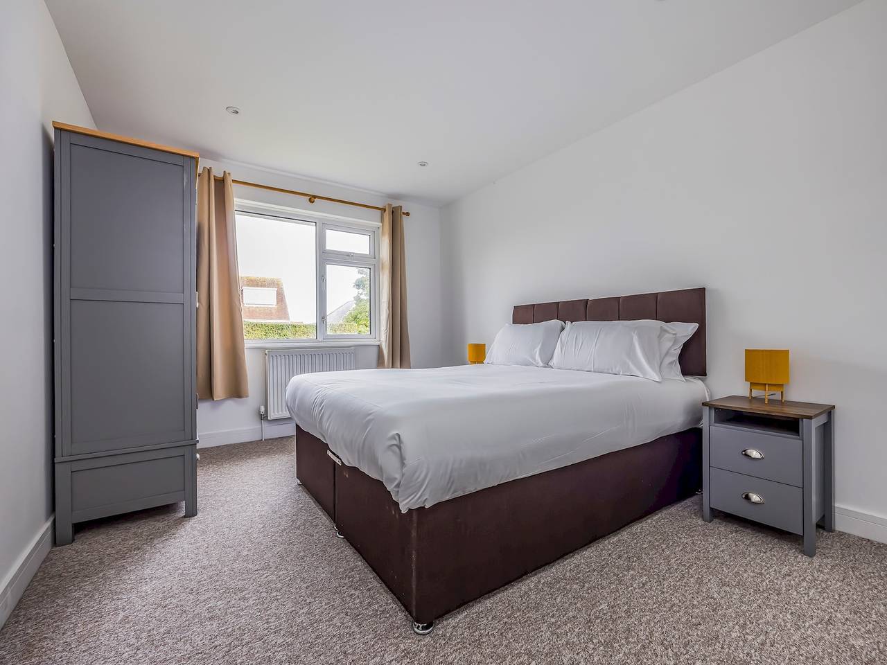 Charming Hayling House with Garden - Pass the Keys in Hayling Island, Havant