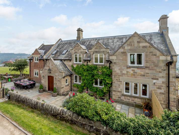 Holiday rental for 11 people, with garden in Belper