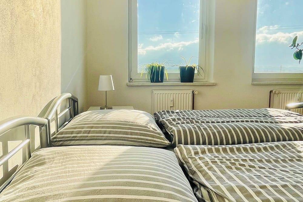 Ganze Wohnung, \"Mts -Haus Zettemin\" - 2 Familienfreundliche Ferienwohnungen in Mecklenburg in Zettemin, Müritz