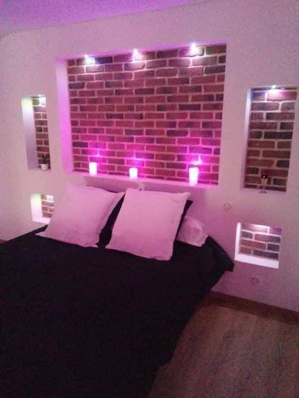 Gîte pour 2 personnes, avec sauna et jacuzzi dans Ferrière-la-Grande - 4
