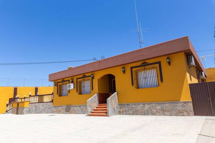 Casa rural para 3 personas, con vistas además de terraza y piscina en Valle del Guadalorce - 3
