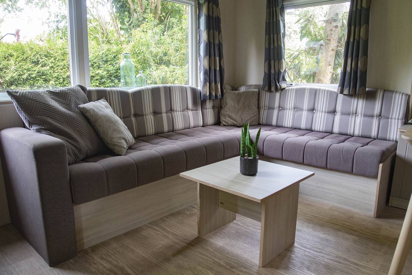 Schönes 6-Personen-Chalet mit Veranda auf dem Campingplatz in Wateren, Drenthe in Wateren, Regio Zwolle