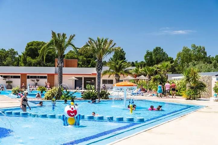 Camping pour 6 personnes, avec piscine et terrasse, animaux acceptés à Le Barcarès - 2