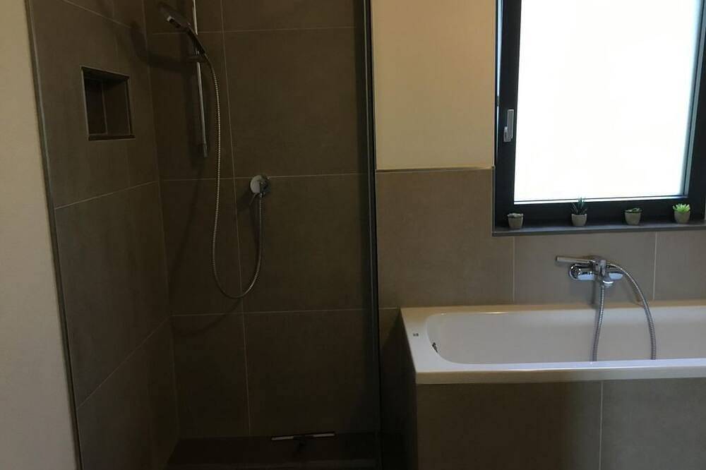 Ganze Wohnung, Ferienhaus Herre - Ferienhaus, Dusche und Bad, Wc, Erdgeschoß/Parterr in Freinberg, Innviertel