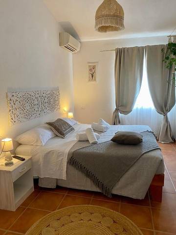 Cottage pour 2 personnes, avec vue et jardin, animaux acceptés à Sant'Antonio di Gallura