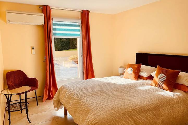 Location de vacances pour 6 personnes, avec jardin à Capdrot - 2