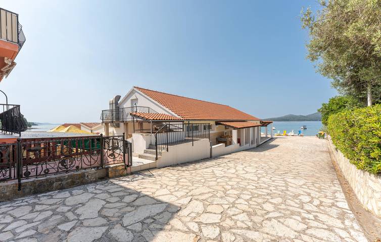 Apartament wakacyjny dla 4 osób, z ogród, zwierzęta dozwolone w Biograd na Moru