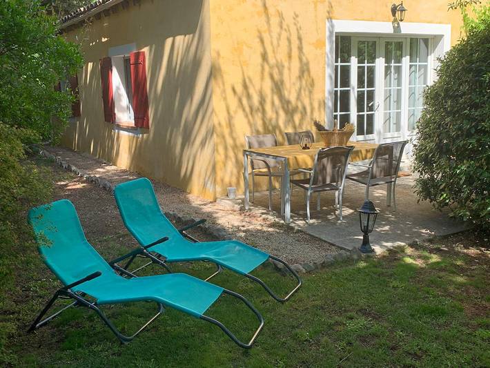 Gîte pour 4 personnes, avec jardin ainsi que terrasse et piscine à Carpentras - 2