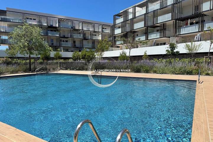 Gîte pour 4 personnes, avec jardin et piscine ainsi que jacuzzi et terrasse, animaux acceptés dans Zone nature des vieux salins d'Hyères