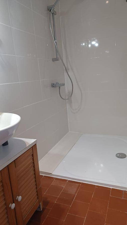 Appartement entier, Bel Appartement Fonctionnel,2 grandes chambres separer plus un bz,Wi Fi,Clim in Digoin, Région de Charolles