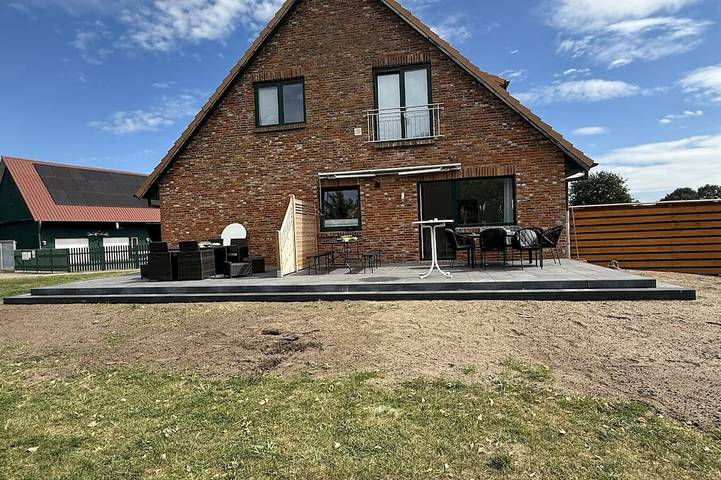 Ferienwohnung für 6 Personen, mit Terrasse und Garten in Grasberg