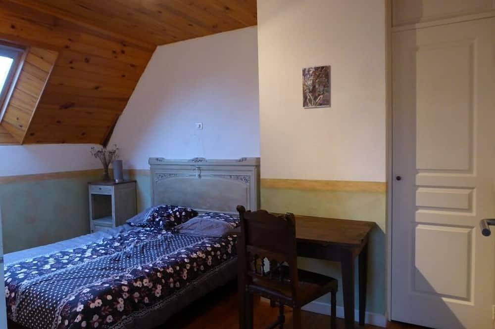 Gerenoveerde schuur, verwarmd privézwembad tussen 2 valleien, Maronne en Dordogne in Hautefage, Tulle en omgeving