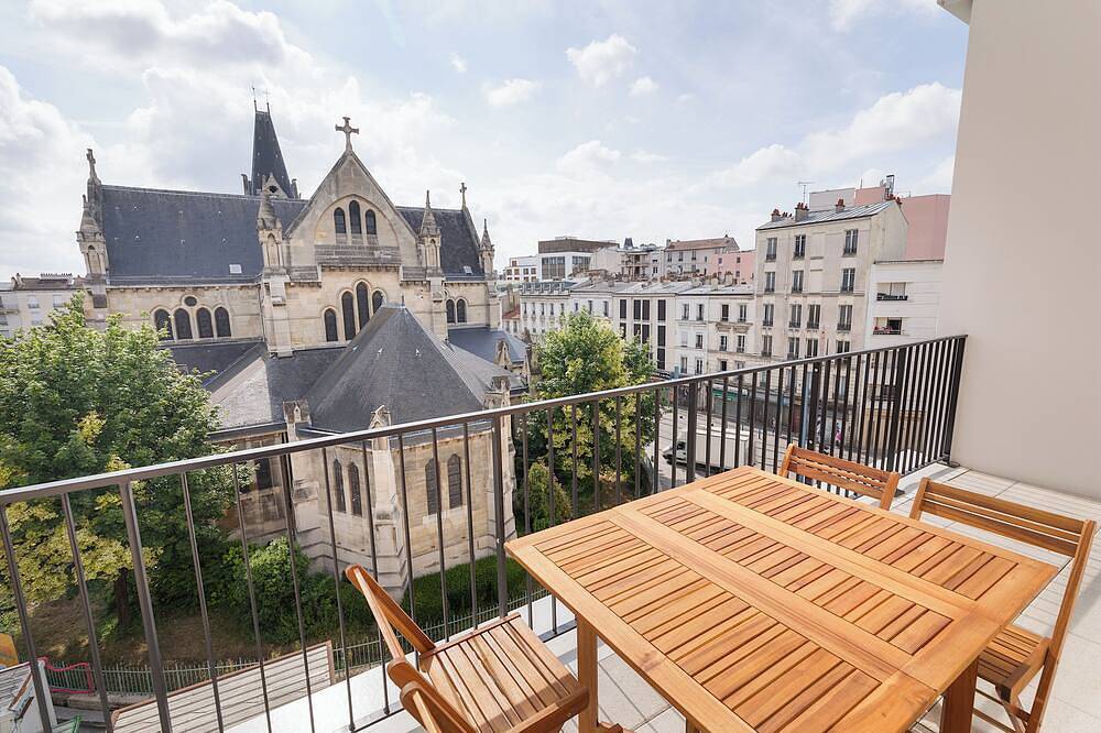Ganze Wohnung, 20 min to Central Paris - Stade de France at foot -4 bdrs-8 Beds– garage-rooftop in Saint-Denis, Seine-Saint-Denis
