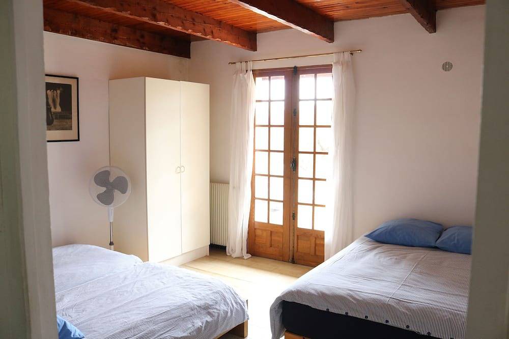 Private villa with private pool (14m x 4m) and garden with rural panoramic views in Claviers, Region de Draguignan