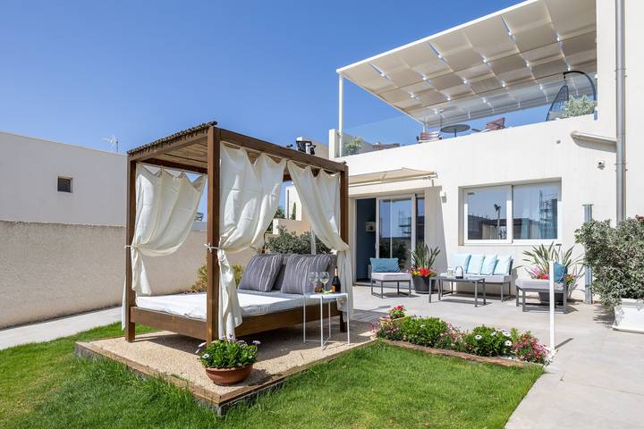 Appartement entier, Appartement avec vue sur piscine, Wi-Fi et climatisation in Ragusa, Province de Ragusa