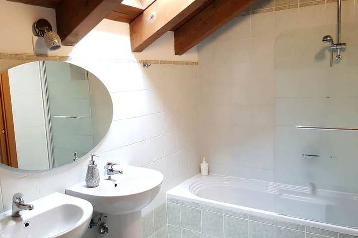 Double Room Shared Bathroom In Donizetti Attic in Bergamo, Provincia di Bergamo