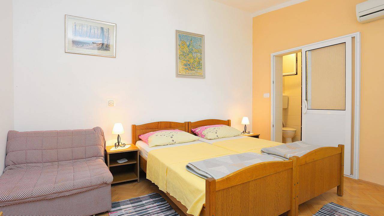 Ganze Ferienwohnung, Ferienwohnung für 2 Personen (22 m²) in Arbanija in Arbanija, Ciovo