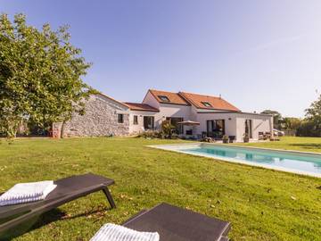Gîte pour 2 personnes, avec piscine et terrasse à Port-Saint-Père