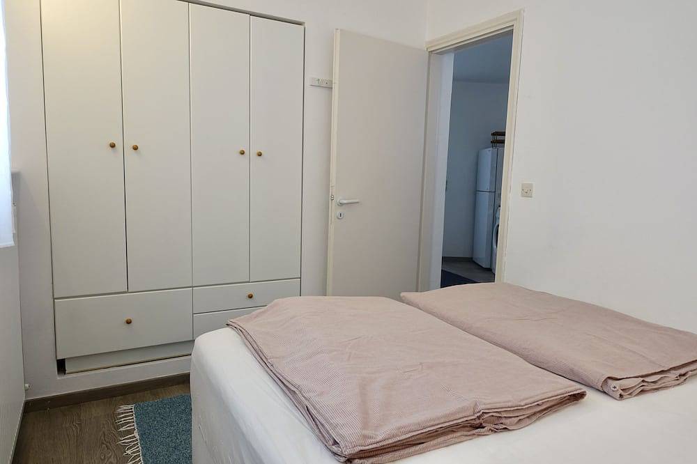 Kamari Villa-A2-mit privatem Pool und Whirlpool im Freien in Kykladen