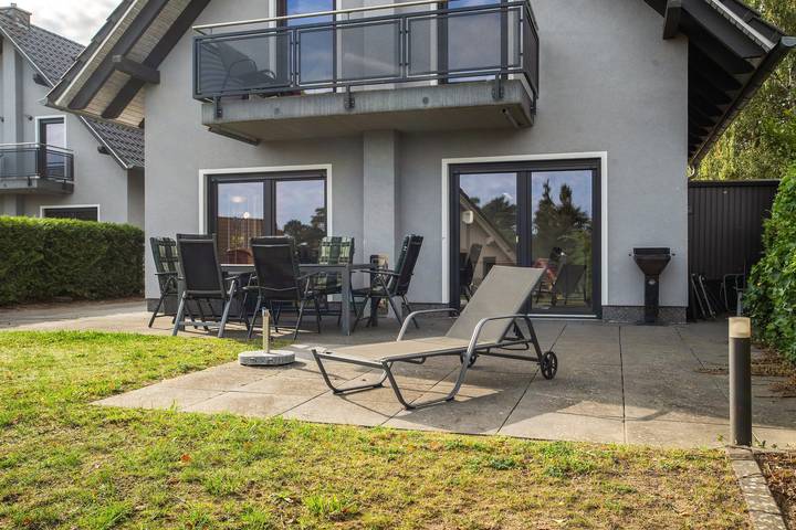 Ferienhaus für 6 Personen, mit Balkon und Garten sowie Sauna und Seeblick in Röbel-Müritz