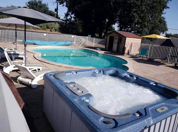 Location de vacances pour 3 personnes, avec piscine à Rostrenen - 3